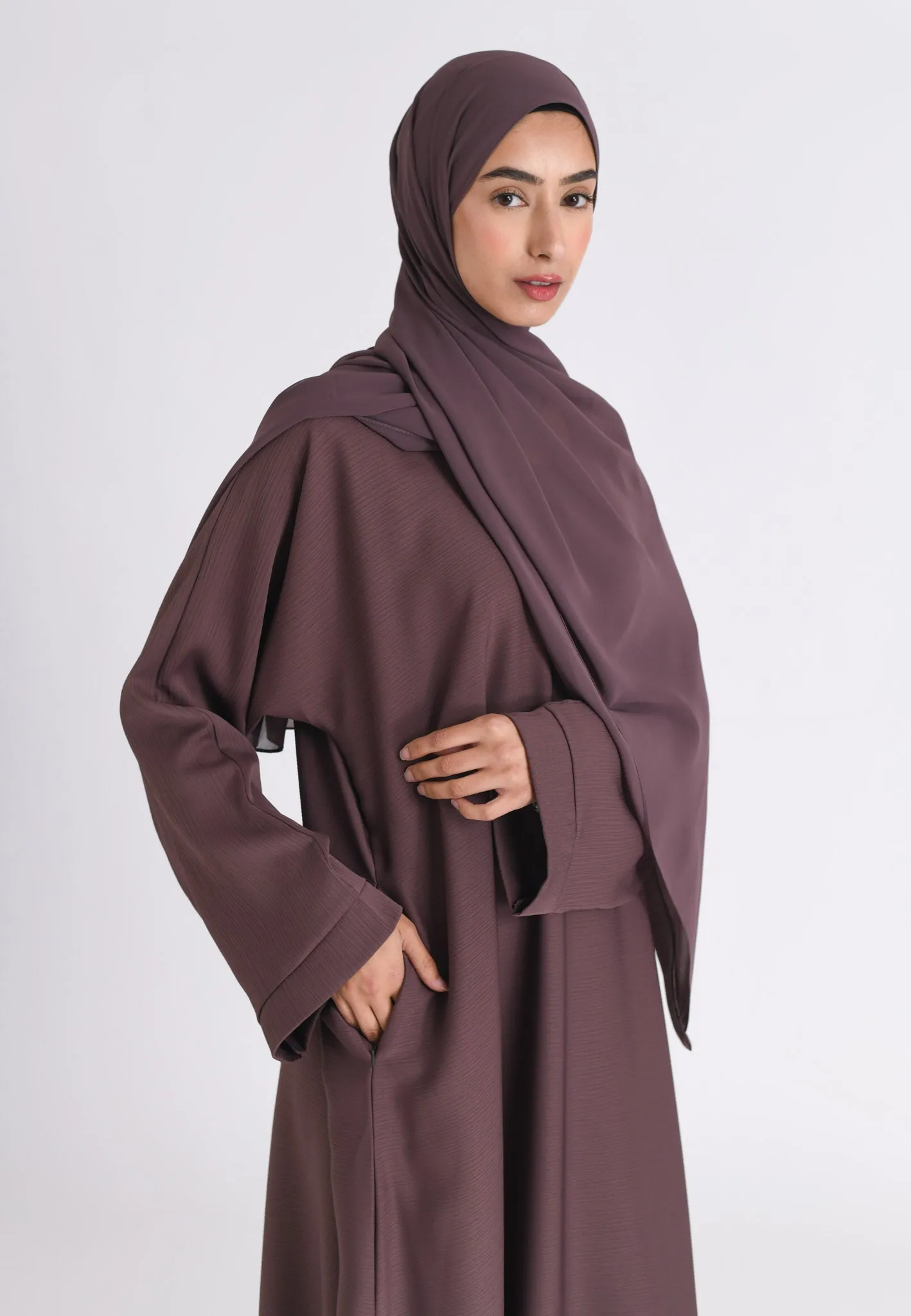 Bedrock Taupe Textured Abaya With Zip Pockets (Premium)