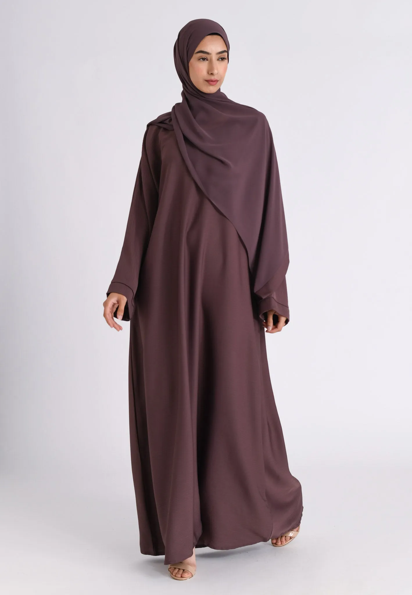 Bedrock Taupe Textured Abaya With Zip Pockets (Premium)