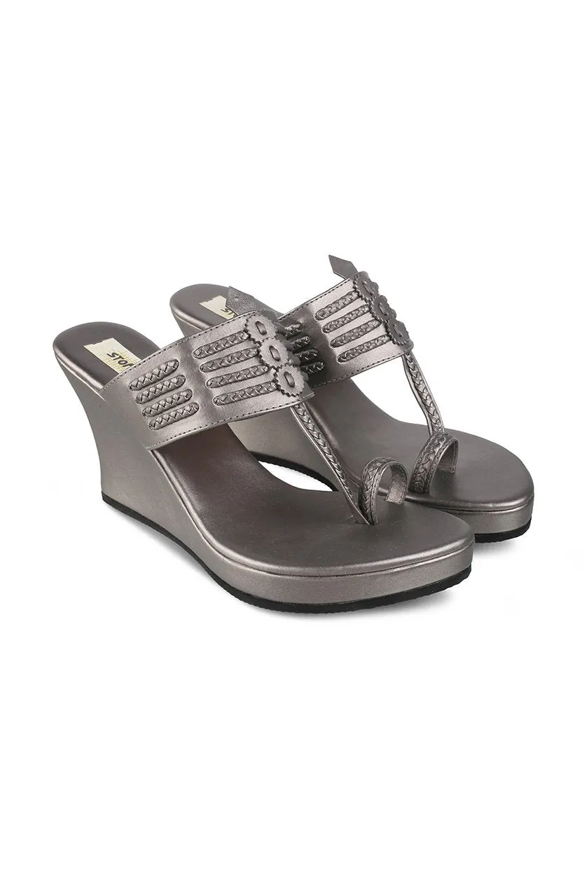 Classic High K Wedge Black