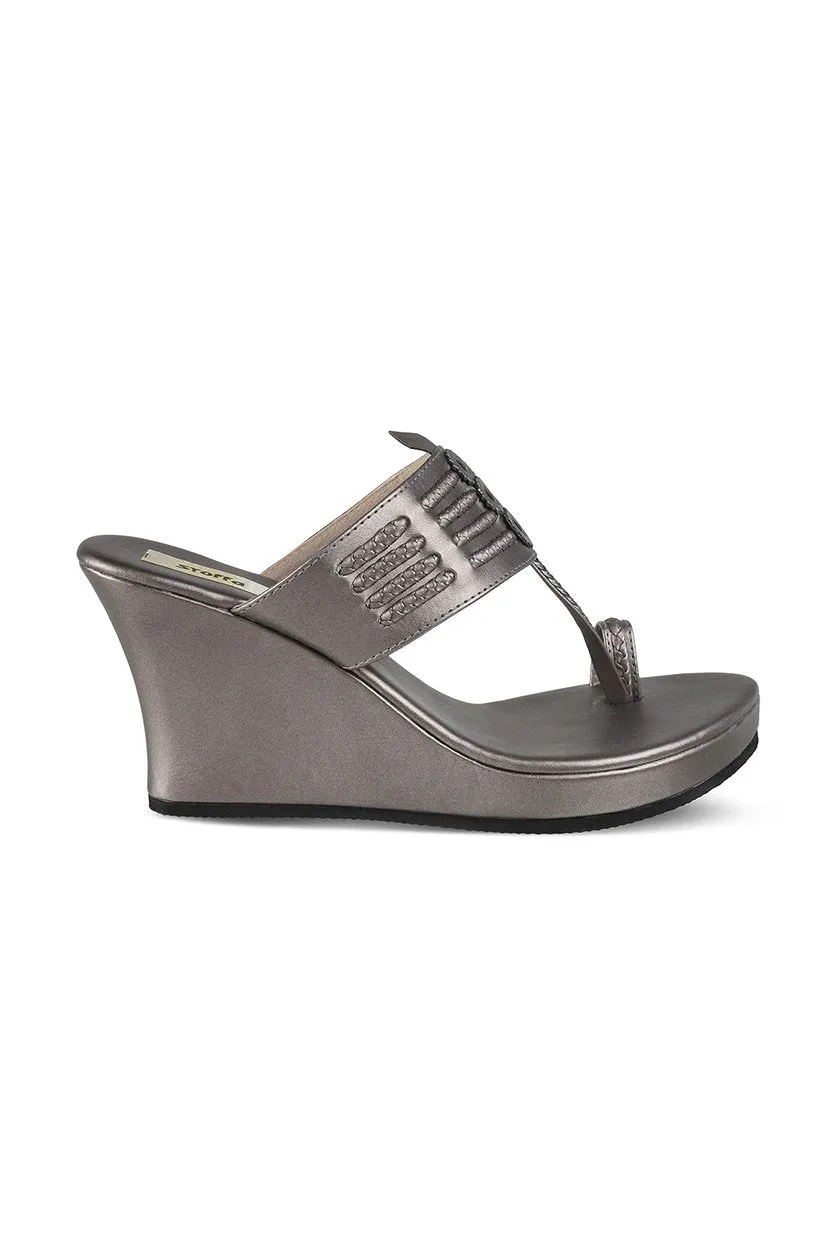 Classic High K Wedge Black