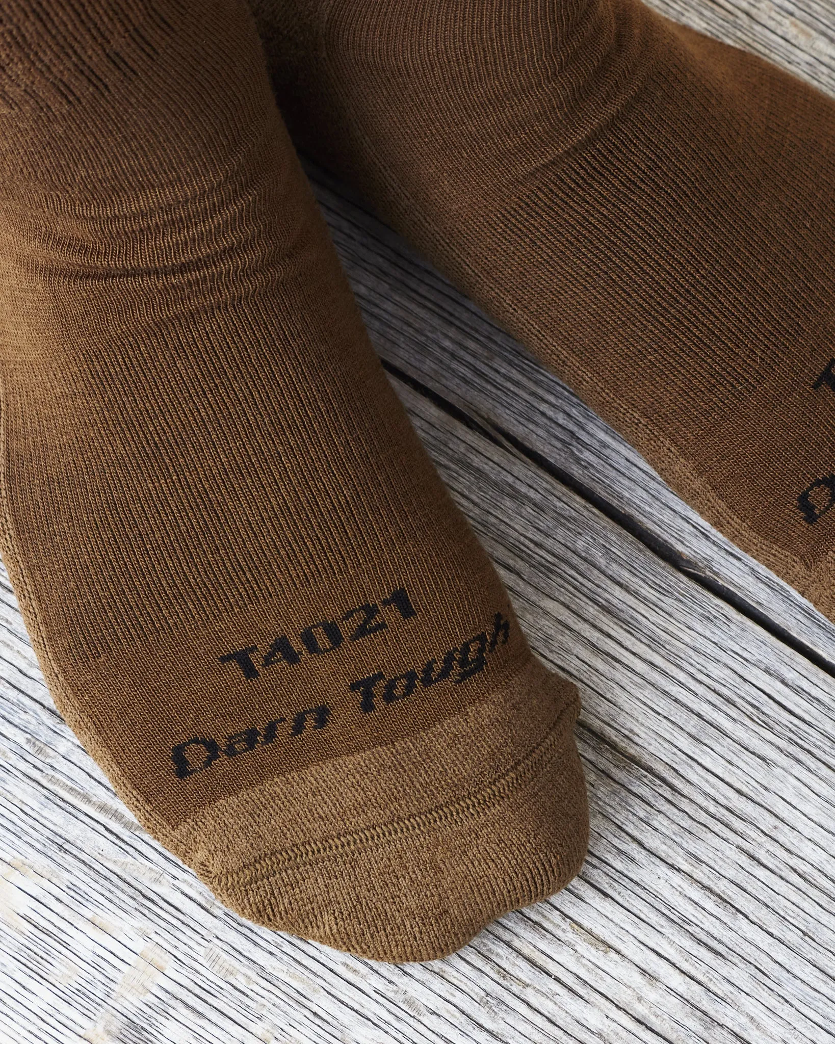 Darn Tough T421 / T4021 Coyote Boot Sock Midweight Tactical With Cushion