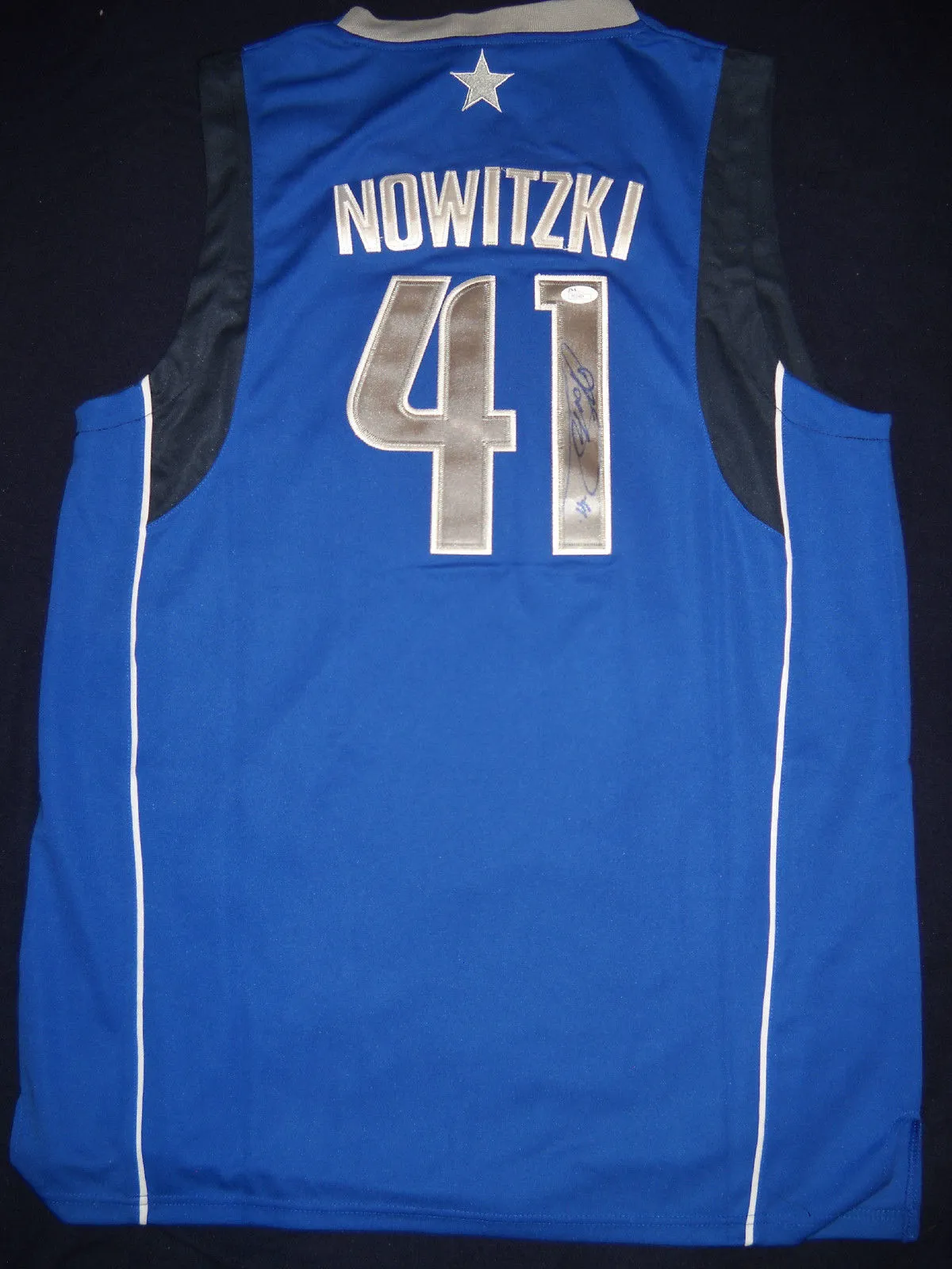 Dirk Nowitzki Signed Autographed Dallas Mavericks Basketball Jersey (JSA COA)