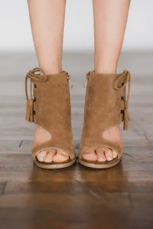 Fastlane Lace Up Sandals ~ Camel