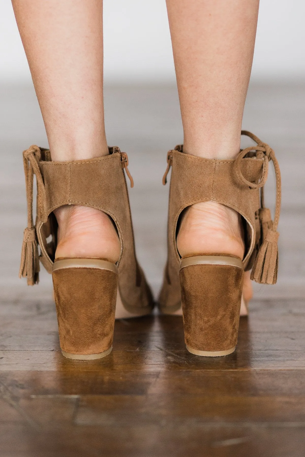 Fastlane Lace Up Sandals ~ Camel
