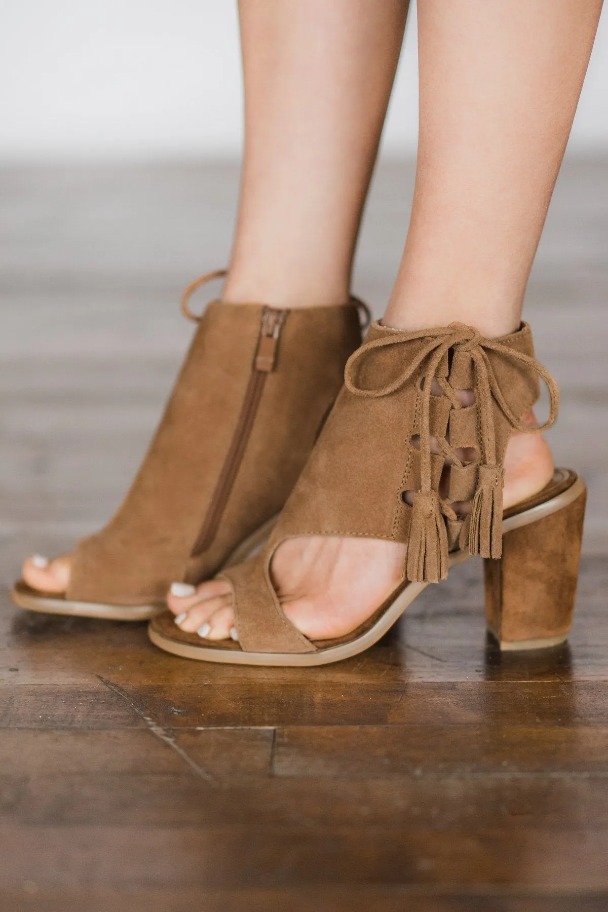 Fastlane Lace Up Sandals ~ Camel