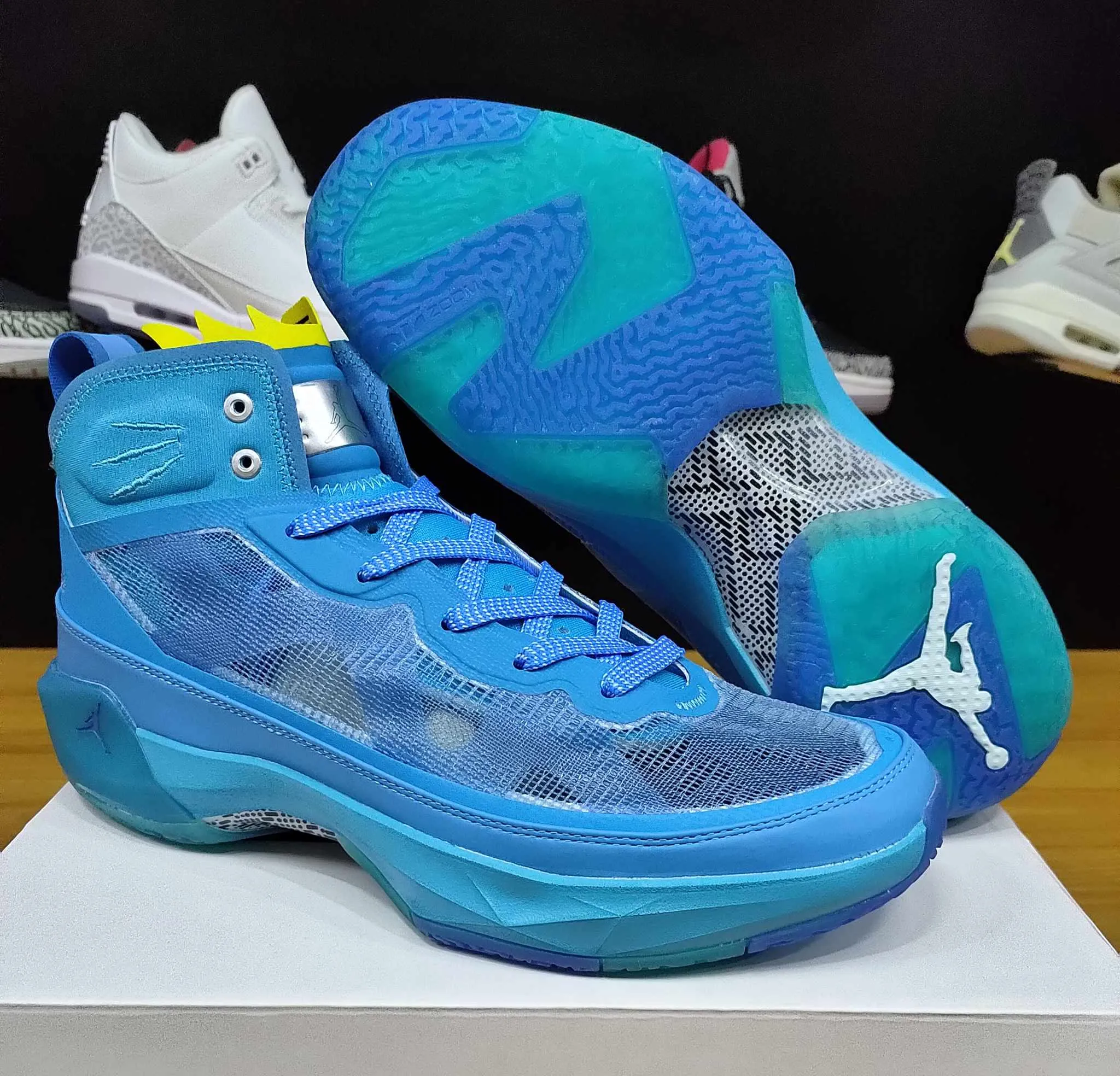 Jordan37 x ZionWilliamsin "Naruto"