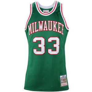 Kareem Abdul Jabbar Signed Jersey - Bucks "33" Hardwood Classics Jersey