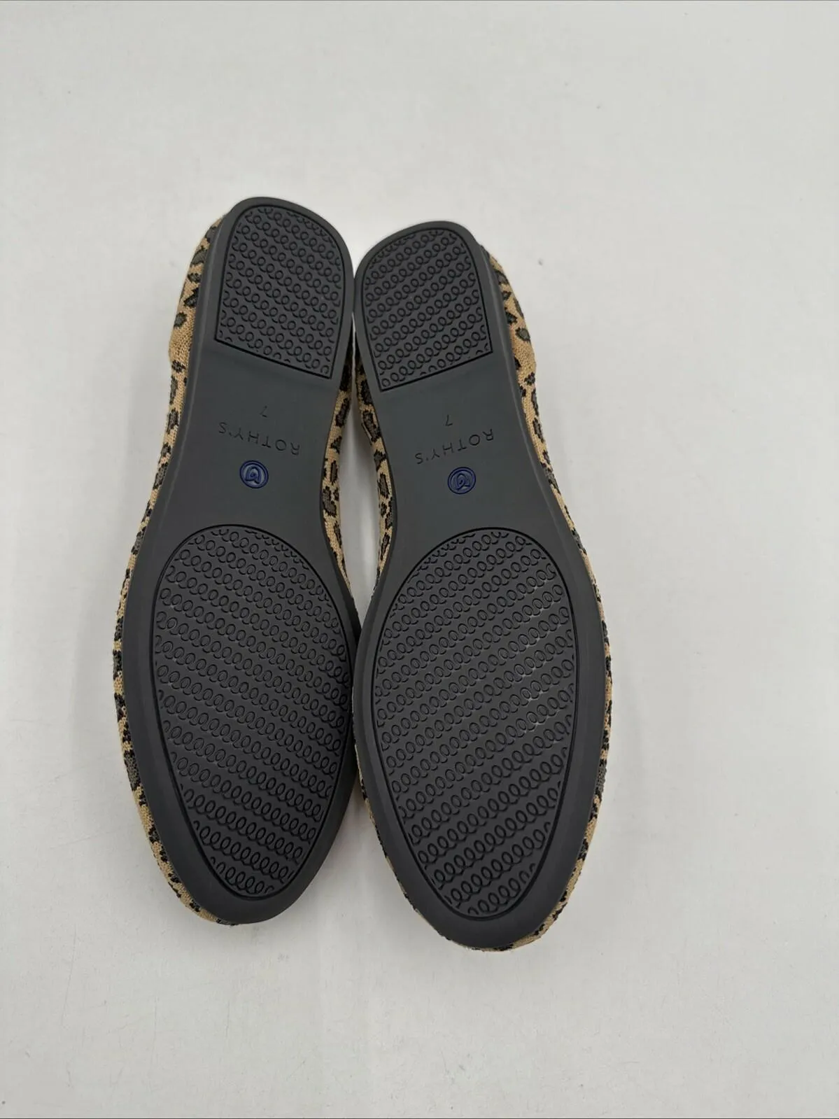 NWOB Rothy’s “THE LOAFERS” Leopard Print Knit Round Toe Slip On Flats Size 7 - Very Good