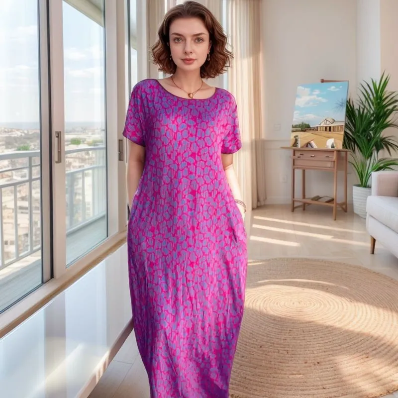 Unaí | Stylish  Dress with Vibrant Print