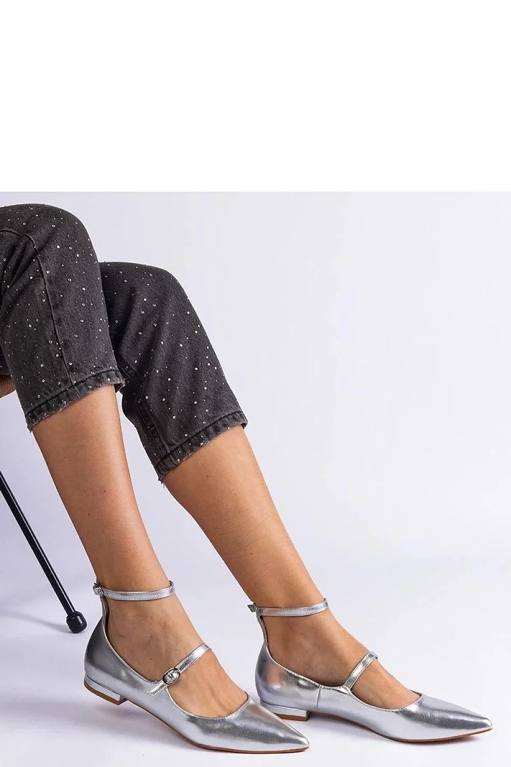 Unique silver flat-heeled pumps