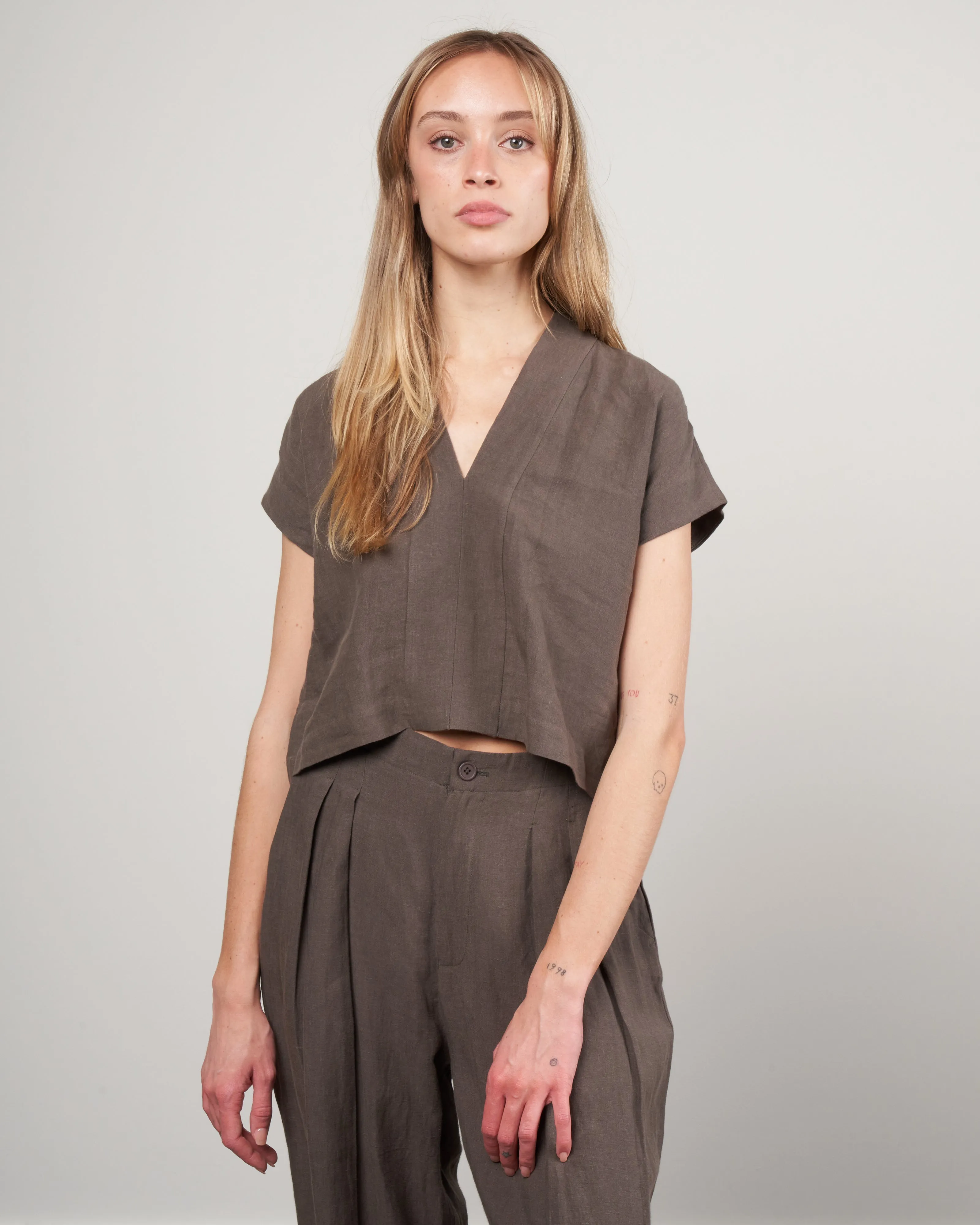 vneck panel top - dark oak