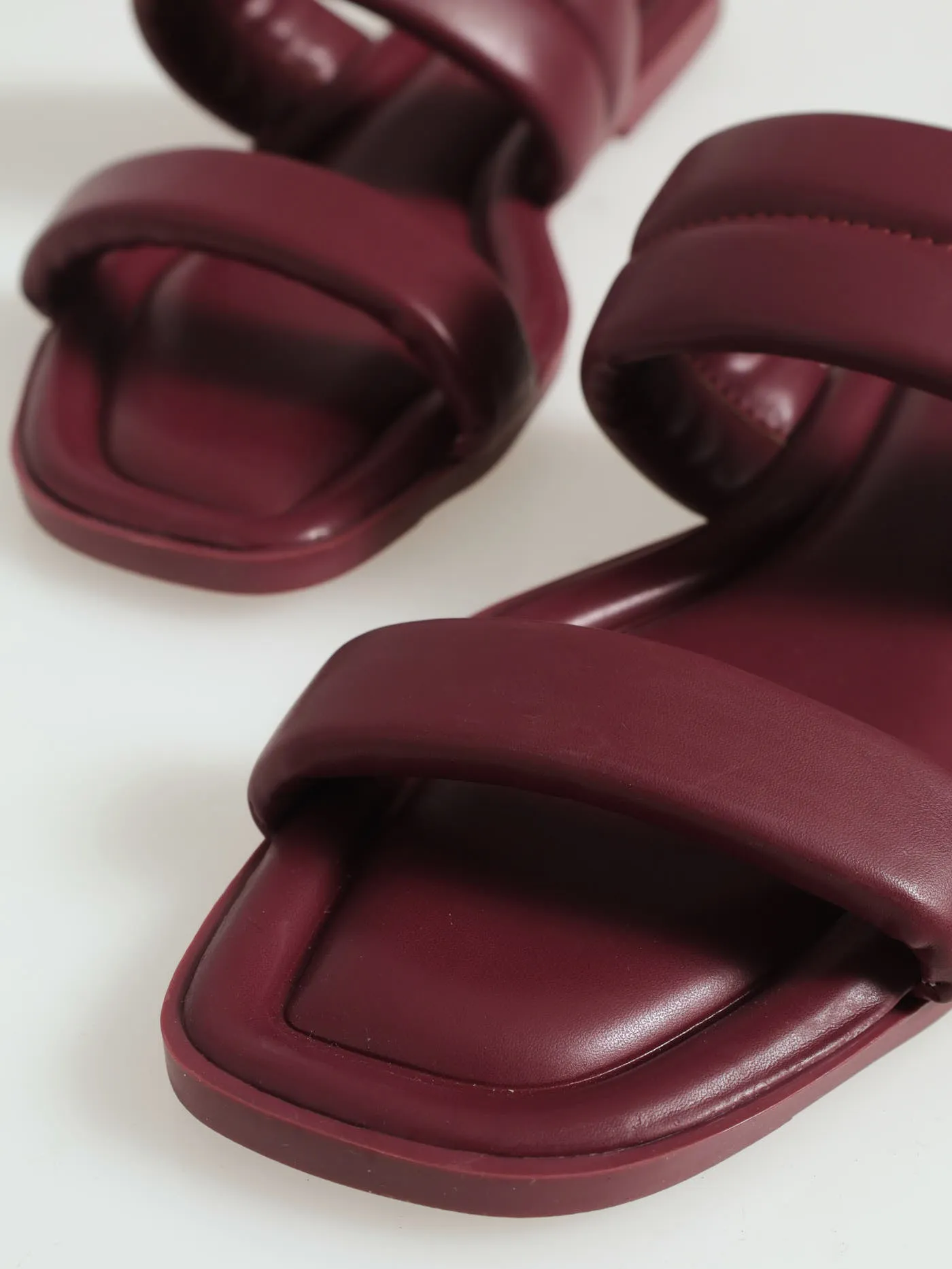 Wide & Narrow Puff Strap Sandal - Berry