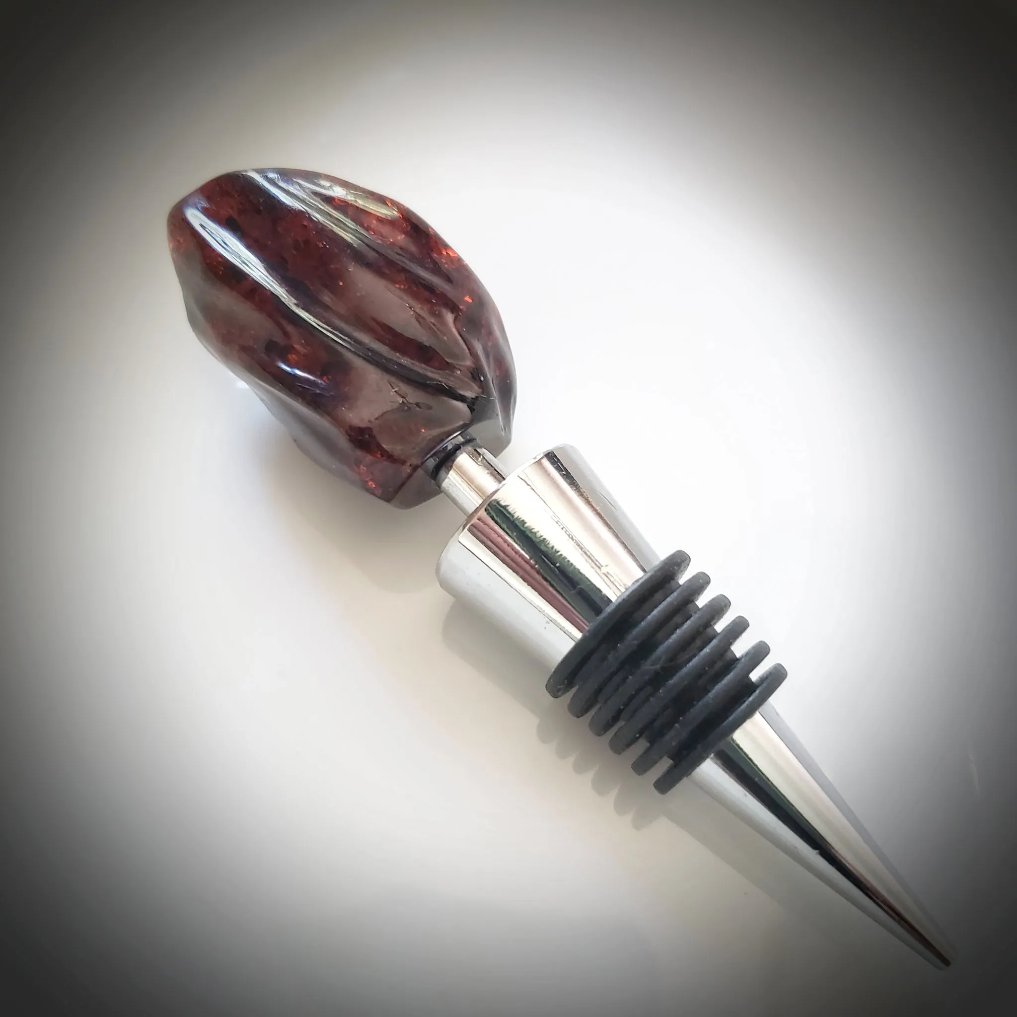 Wine Bottle Stopper with Natural Amber
